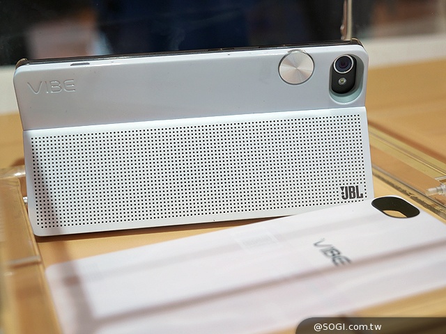 聯想旗艦Vibe Z2 Pro與中階Vibe Z2、X2動手玩【IFA 2014】 聯想旗艦Vibe Z2 Pro與中階Vibe Z2、X2動手玩【IFA 2014】