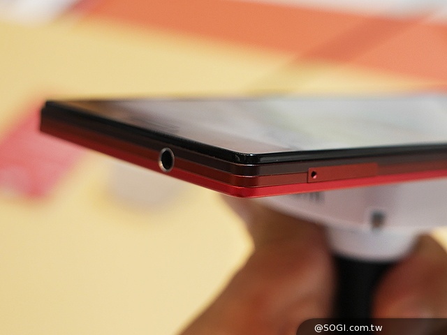 聯想旗艦Vibe Z2 Pro與中階Vibe Z2、X2動手玩【IFA 2014】 聯想旗艦Vibe Z2 Pro與中階Vibe Z2、X2動手玩【IFA 2014】
