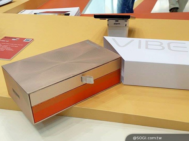 聯想旗艦Vibe Z2 Pro與中階Vibe Z2、X2動手玩【IFA 2014】 聯想旗艦Vibe Z2 Pro與中階Vibe Z2、X2動手玩【IFA 2014】