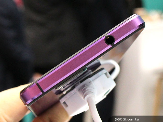 Tegra 4i四核4G手機WIKO HIGHWAY簡單玩【IFA 2014】