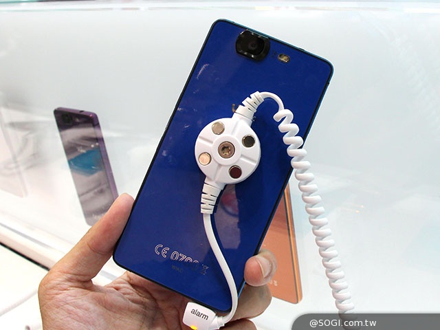 Tegra 4i四核4G手機WIKO HIGHWAY簡單玩【IFA 2014】