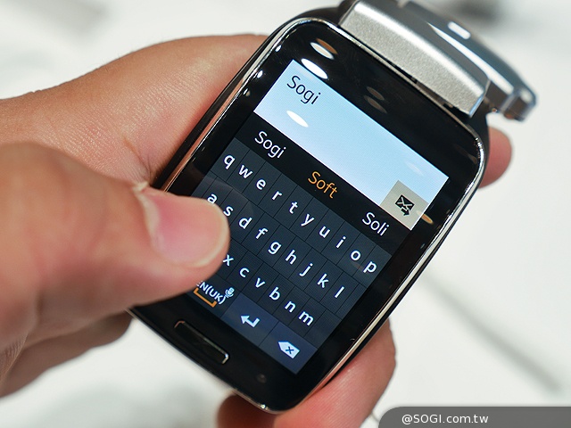 曲面大螢幕  三星Gear S可通話智慧錶動手玩【IFA 2014】