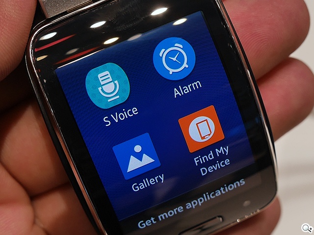 曲面大螢幕  三星Gear S可通話智慧錶動手玩【IFA 2014】