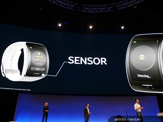 曲面大螢幕  三星Gear S可通話智慧錶動手玩【IFA 2014】