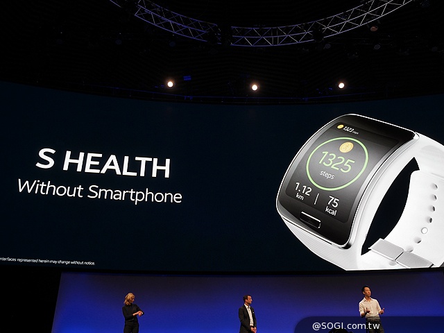 曲面大螢幕  三星Gear S可通話智慧錶動手玩【IFA 2014】
