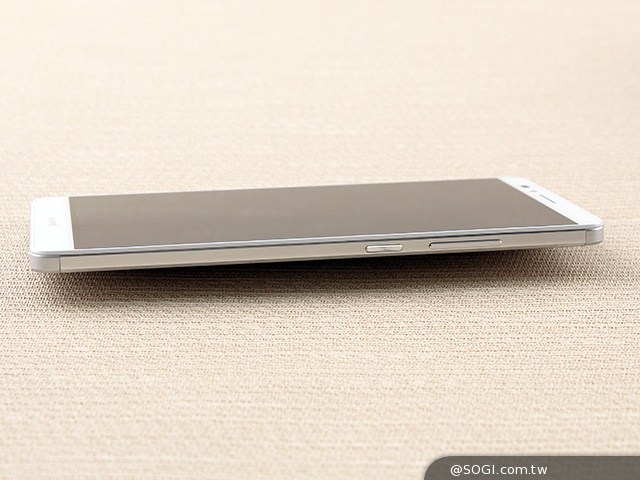 華為6吋巨屏機Ascend Mate7 功能進化加入指紋辨識