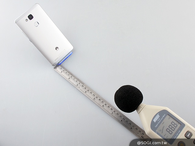 華為6吋巨屏機Ascend Mate7 功能進化加入指紋辨識