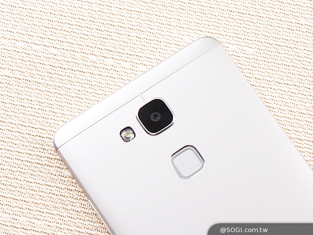 華為6吋巨屏機Ascend Mate7 功能進化加入指紋辨識