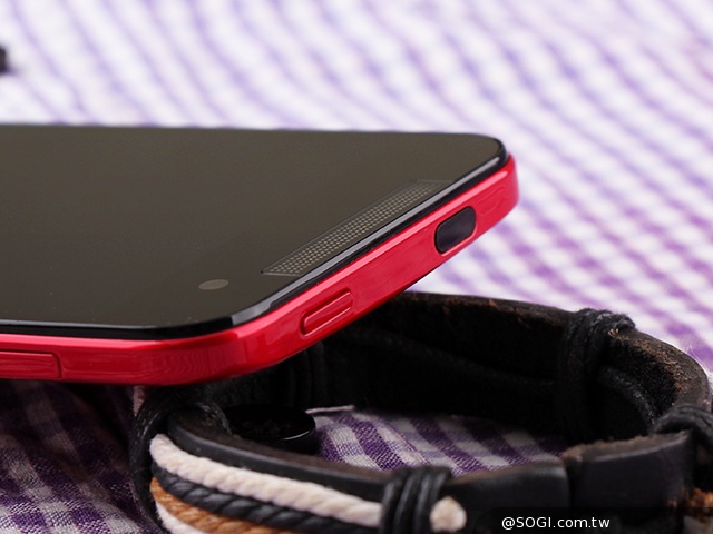 全色系HTC Butterfly 2+Dot view與完整效能跑分實測