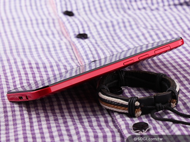 全色系HTC Butterfly 2+Dot view與完整效能跑分實測