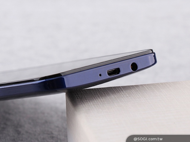 全色系HTC Butterfly 2+Dot view與完整效能跑分實測