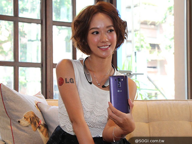 孟耿如代言LG G3旗艦機 強調燻紫色讓她出手有型