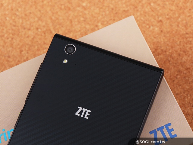 輕薄美型 ZTE Blade Vec 4G平價LTE智慧機