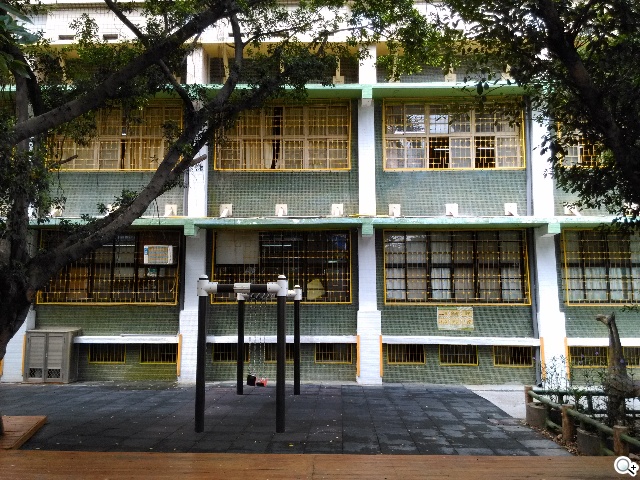 輕薄美型 ZTE Blade Vec 4G平價LTE智慧機