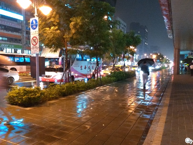 輕薄美型 ZTE Blade Vec 4G平價LTE智慧機