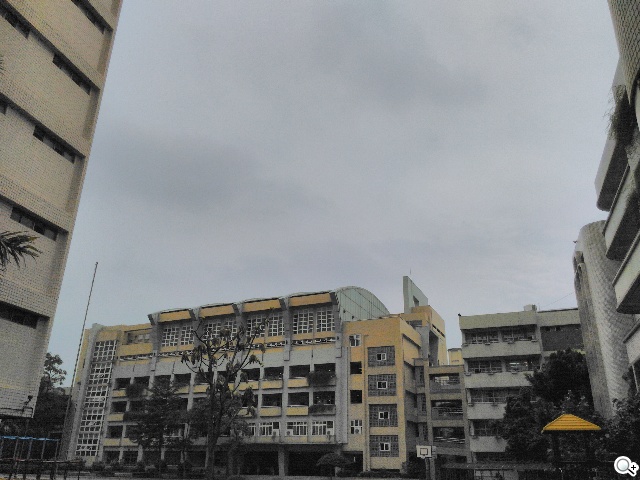 輕薄美型 ZTE Blade Vec 4G平價LTE智慧機