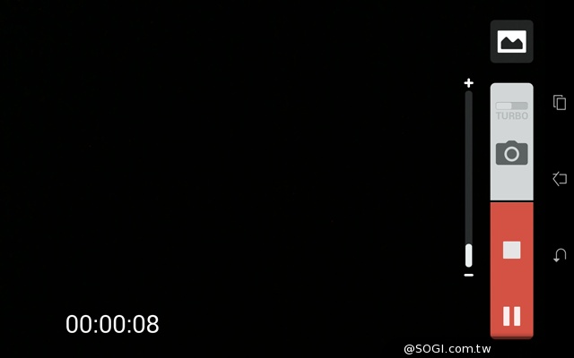 手拿包般的精品質感 ASUS MeMO Pad 7 ME572CL