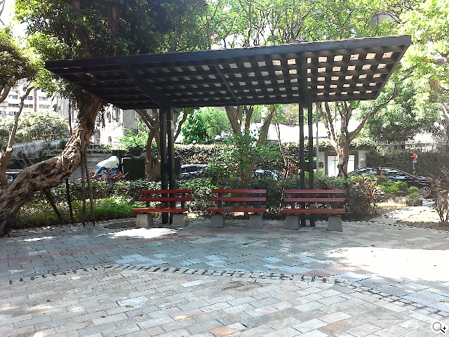 手拿包般的精品質感 ASUS MeMO Pad 7 ME572CL