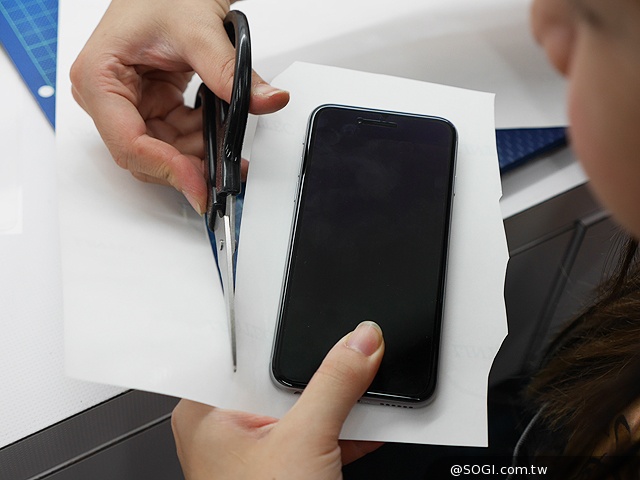 iPhone 6全機包膜與imos 3SAS螢幕貼實戰體驗