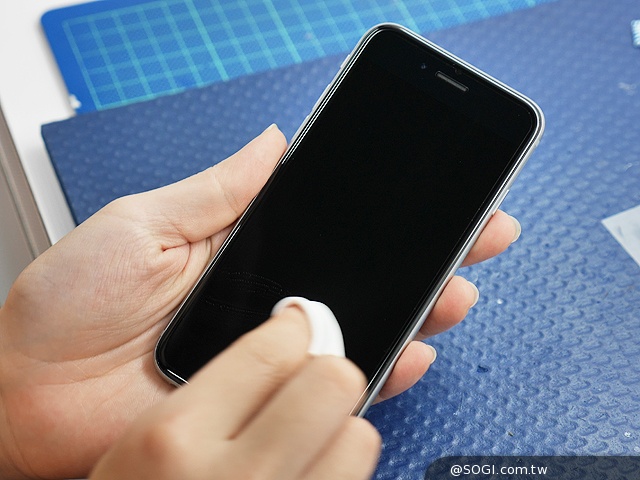 iPhone 6全機包膜與imos 3SAS螢幕貼實戰體驗