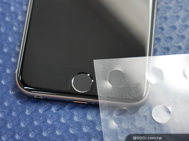 iPhone 6全機包膜與imos 3SAS螢幕貼實戰體驗