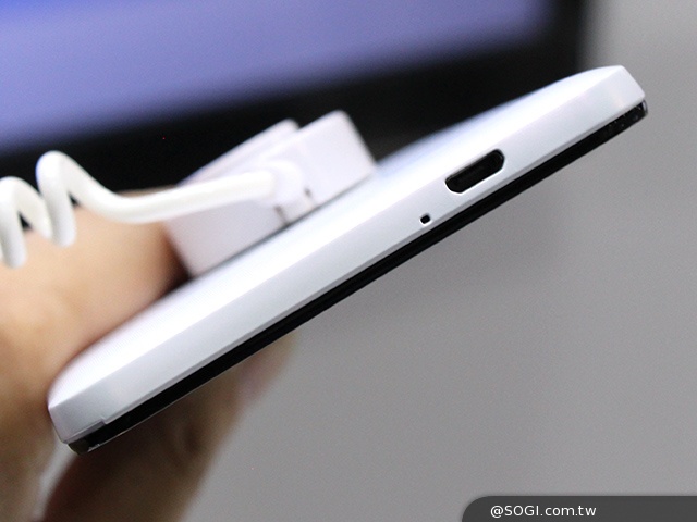 酷派大神F2八核4G手機 傳將推高通驍龍615登台【2014北京通信展】 酷派大神F2八核4G手機 傳將推高通驍龍615登台【2014北京通信展】