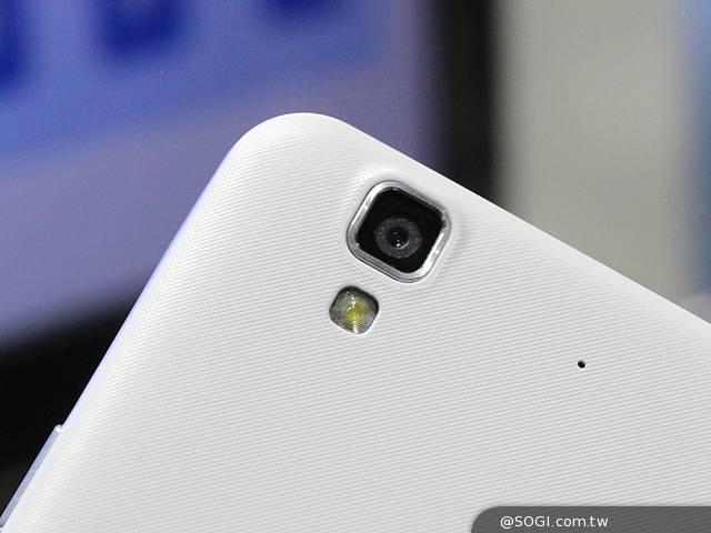 酷派大神F2八核4G手機 傳將推高通驍龍615登台【2014北京通信展】 酷派大神F2八核4G手機 傳將推高通驍龍615登台【2014北京通信展】