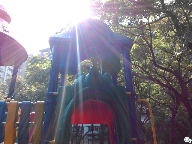 手拿包般的精品質感 ASUS MeMO Pad 7 ME572CL