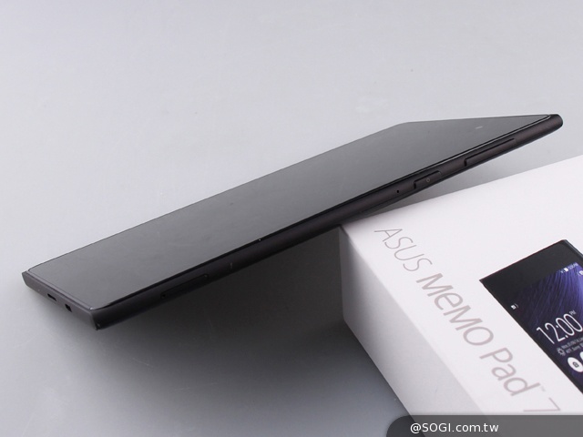 手拿包般的精品質感 ASUS MeMO Pad 7 ME572CL