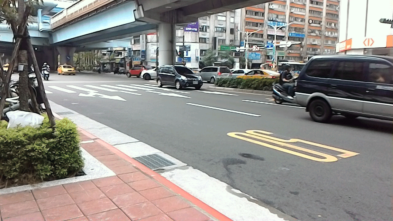 手拿包般的精品質感 ASUS MeMO Pad 7 ME572CL