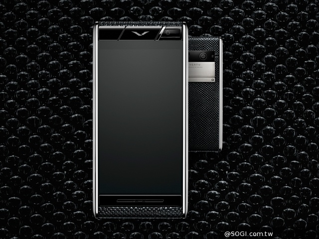 Vertu Aster奢華手機售22萬起 10月下旬登台
