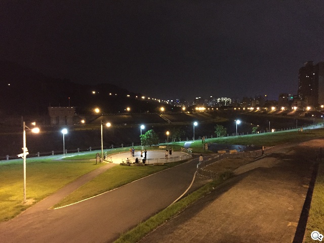 Sony Z3、iPhone 6手機日夜間拍攝實測 Sony Z3、iPhone 6手機日夜間拍攝實測