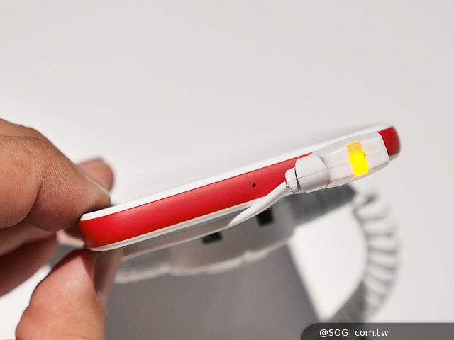 前後13MP自拍神器 HTC Desire EYE動手玩