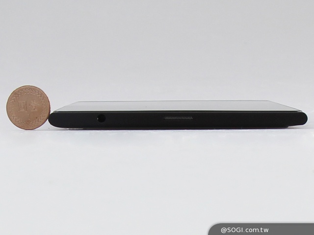 手拿包般的精品質感 ASUS MeMO Pad 7 ME572CL