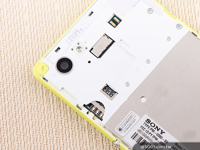 彈性邊角護機身！Sony輕質4G入門手機Xperia E3