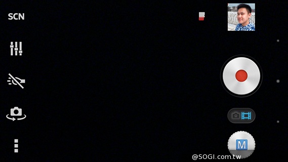 彈性邊角護機身！Sony輕質4G入門手機Xperia E3