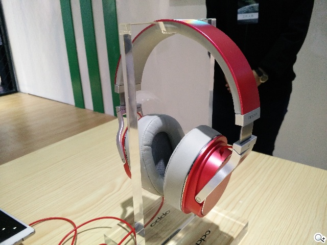 4.85mm超薄4G手機OPPO R5動手玩