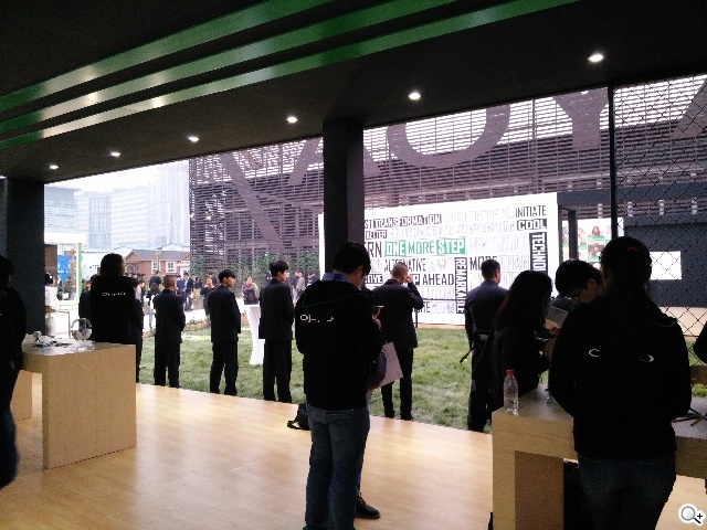 4.85mm超薄4G手機OPPO R5動手玩