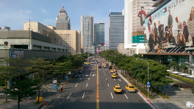 雙雄交鋒！HTC One M8、iPhone 6外型與實拍比拼