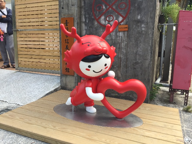 雙雄交鋒！HTC One M8、iPhone 6外型與實拍比拼