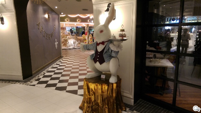 雙雄交鋒！HTC One M8、iPhone 6外型與實拍比拼