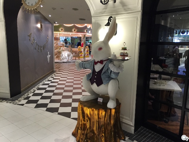 雙雄交鋒！HTC One M8、iPhone 6外型與實拍比拼