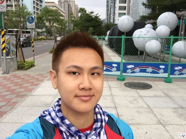 雙雄交鋒！HTC One M8、iPhone 6外型與實拍比拼