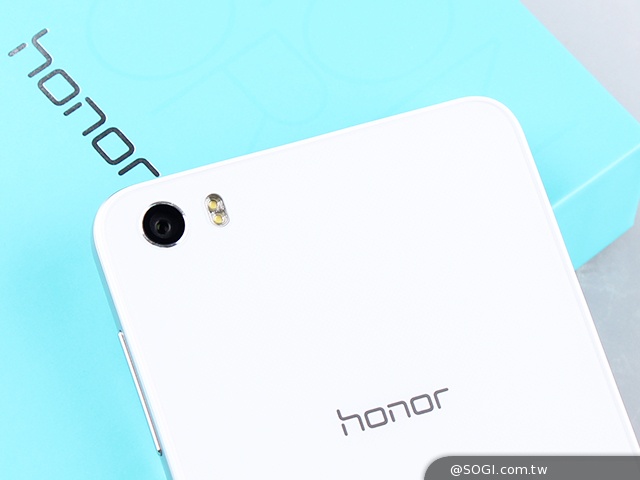 高規低價4G八核手機！華為榮耀6開箱效能實測