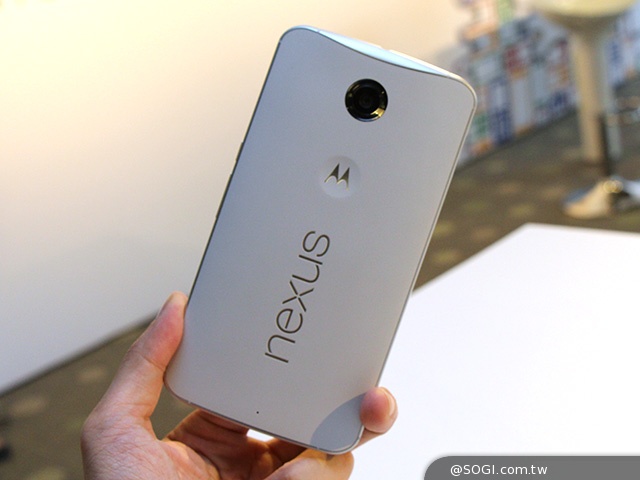 Android 5.0旗艦手機Nexus 6台灣亮相動手玩