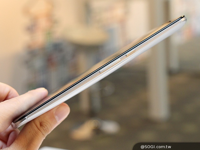 Android 5.0旗艦手機Nexus 6台灣亮相動手玩