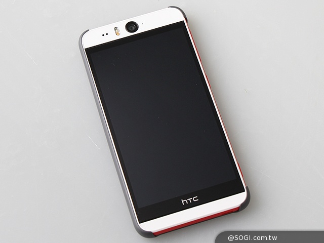 HTC Desire EYE與多彩Dot View保護殼