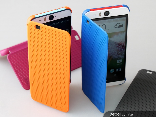 HTC Desire EYE與多彩Dot View保護殼
