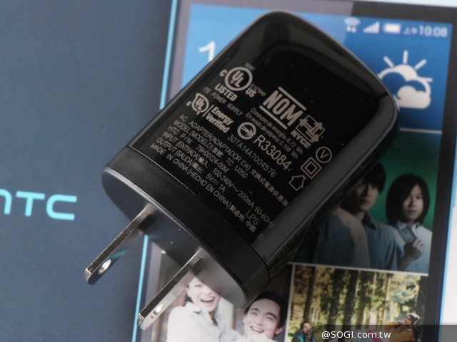 就是EYE美！HTC Desire EYE珊瑚白、海灣藍雙色體驗