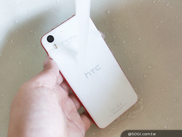 就是EYE漂亮！HTC Desire EYE珊瑚白、海灣藍雙色體驗